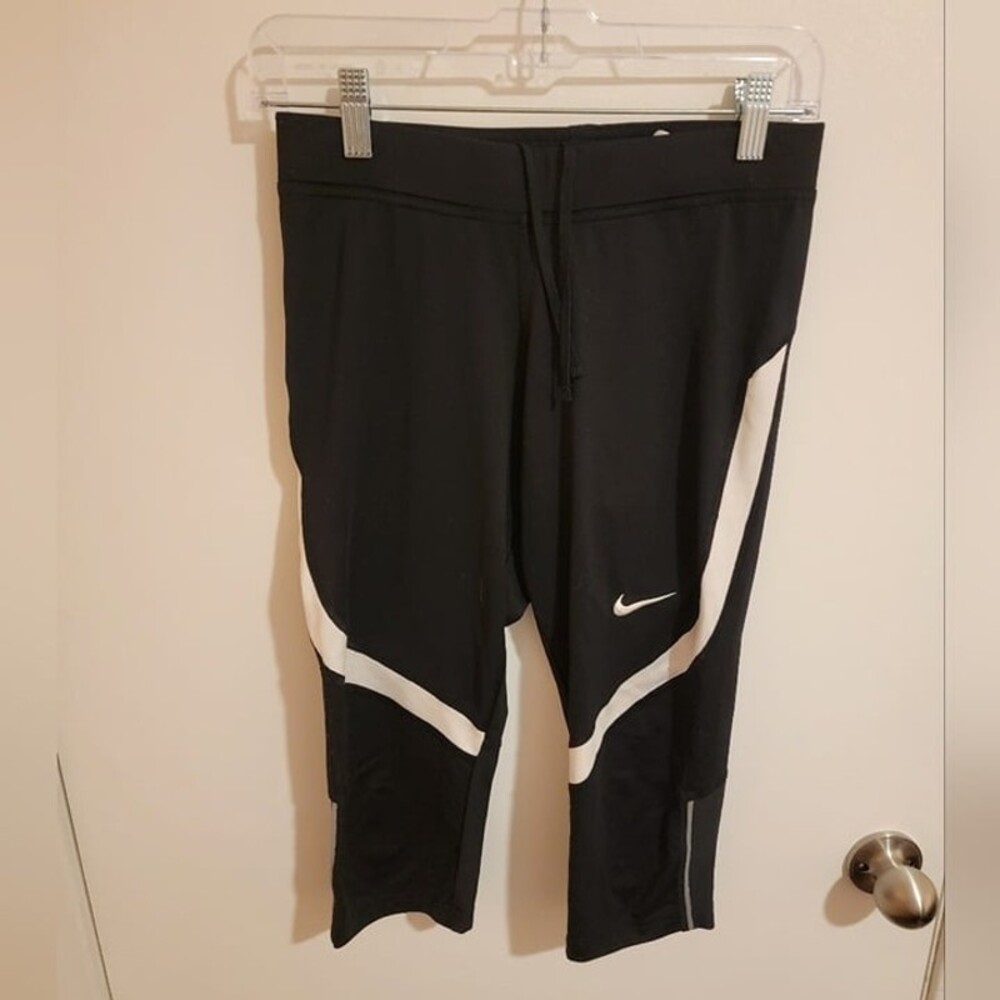 Nike Dri-Fit Womens Small work out Capri Half leg Black White Workout Activewear